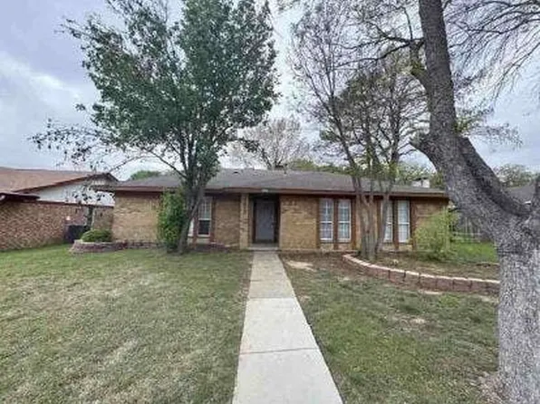 1422 Westwood Dr, Lewisville, TX 75067