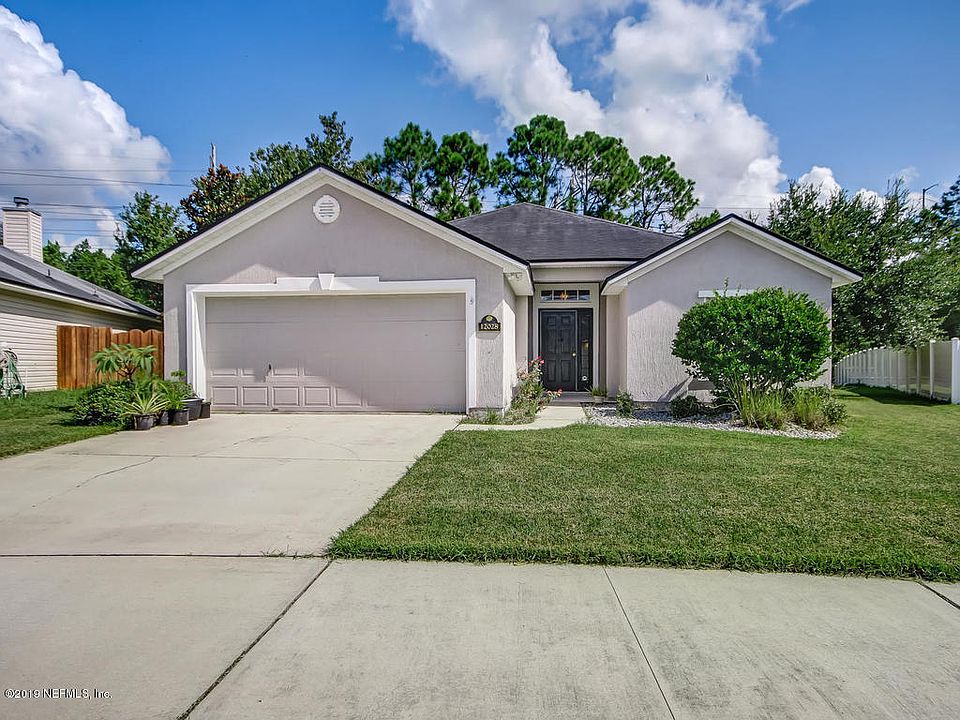 1st image of 12028 Hayden Lakes Cir