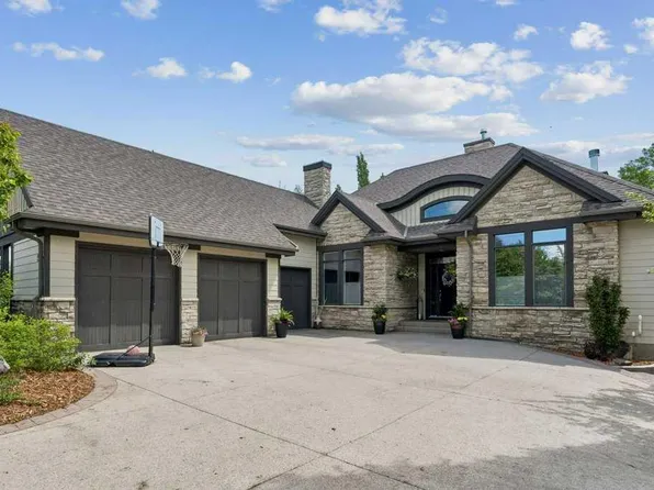 55 W Wentwillow Ln SW, Calgary, AB T3H 5W7
