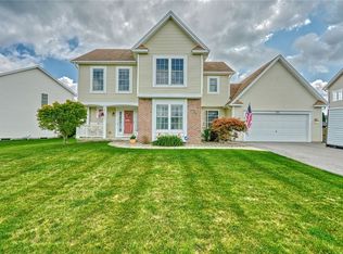 379 Whispering Pines Cir, Rochester, NY 14612