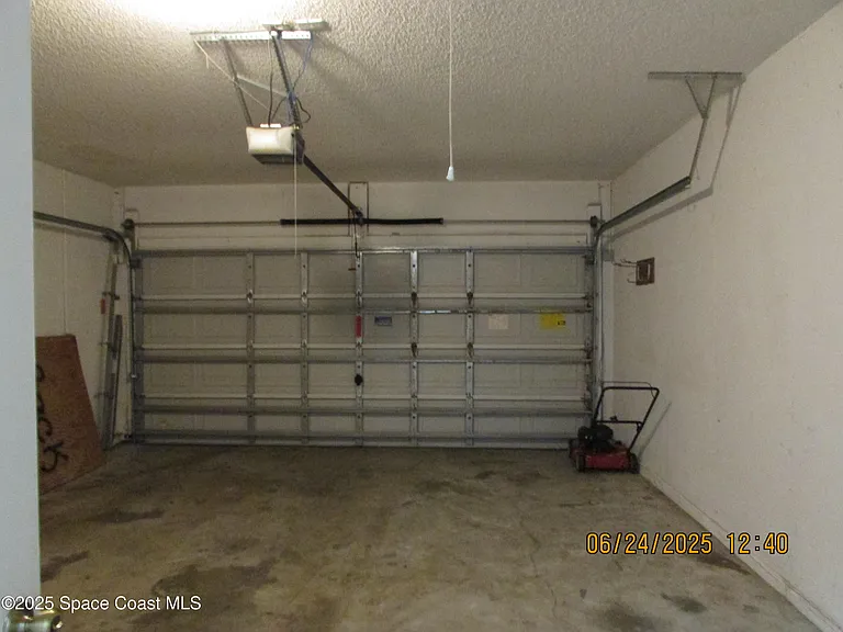 4192 Collinwood Dr — Photo 37