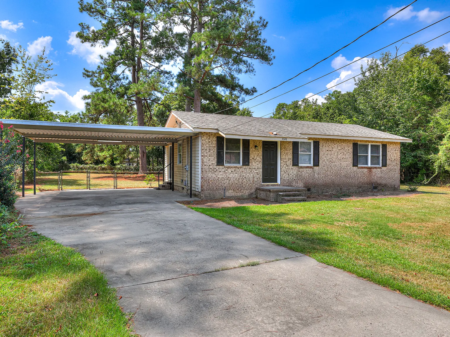 3 bed, 960 sqft, $1,295 — Photo 3