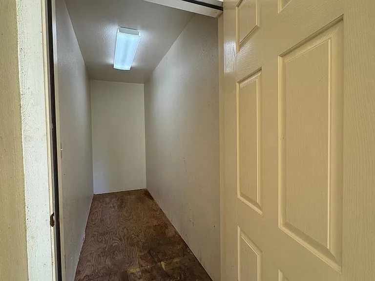 1411 Bay St — Photo 8
