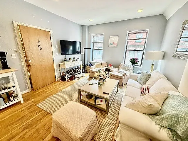 17 Thacher St #4 — Photo 8