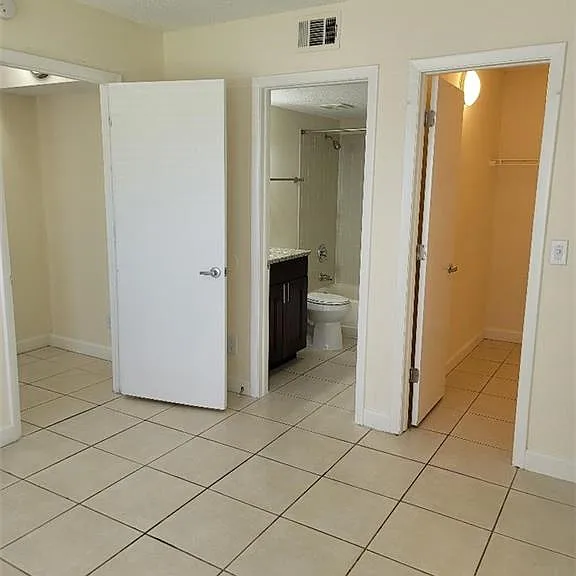 190 Santa Clara Dr #4 — Photo 11