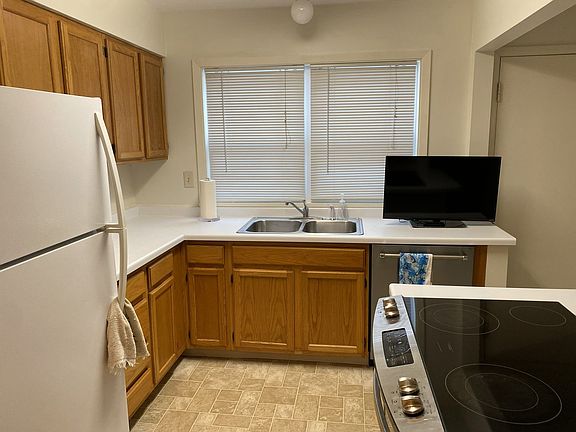 2nd image of 101 Mitchell Cir