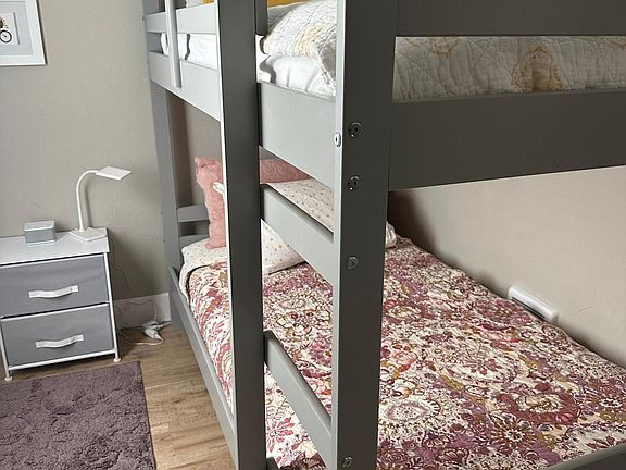 Twin Bunkbed room