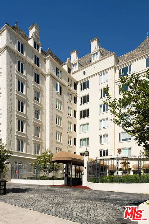 2 bed, 2.0 bath, 1553 sqft, $7,995 — Photo 2