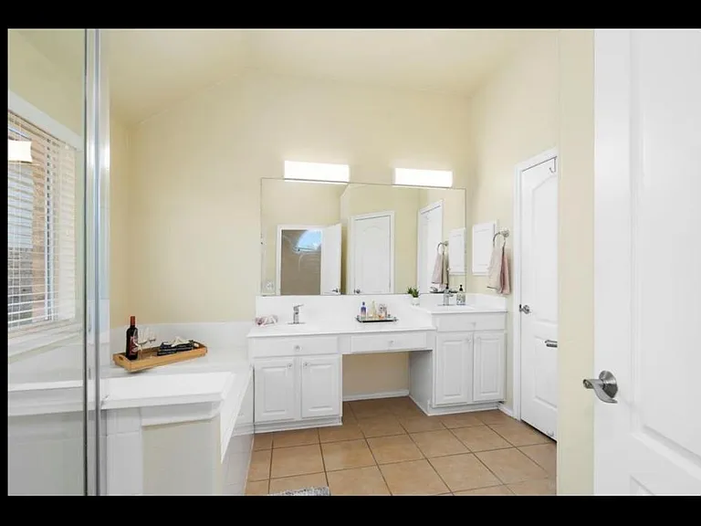21006 Narrow Gate Dr — Photo 12
