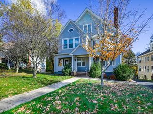 92 Whiting Ln, West Hartford, CT 06119