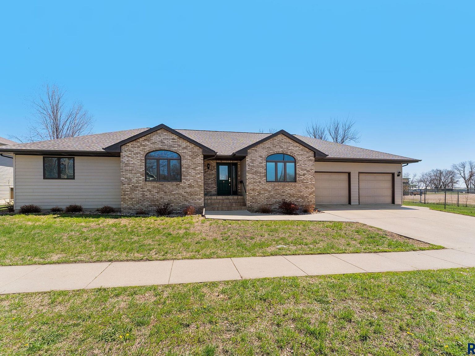 620 S Elm St, Lennox, SD 57039 MLS 22302546 Zillow