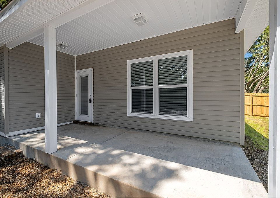 1st image of 652 Colbert Ave