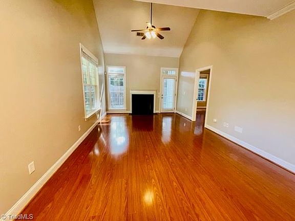 5th image of 4118 Baylor St