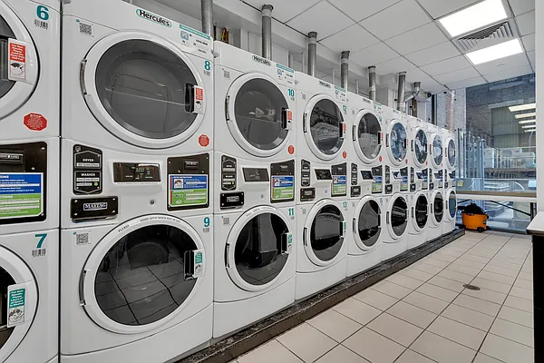 Rented by Tower 31 Leasing Office | media 19