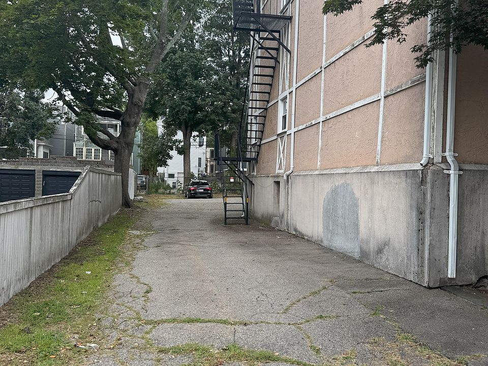 2nd image of 744 E 4th St #P1