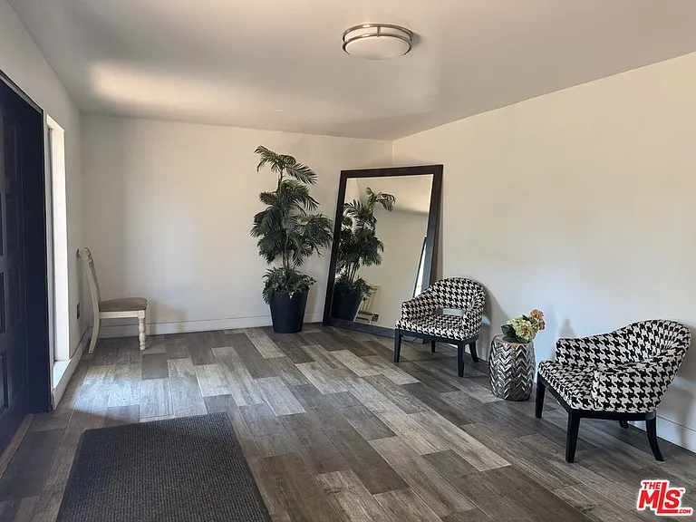 1601 Veteran Ave #101 — Photo 9