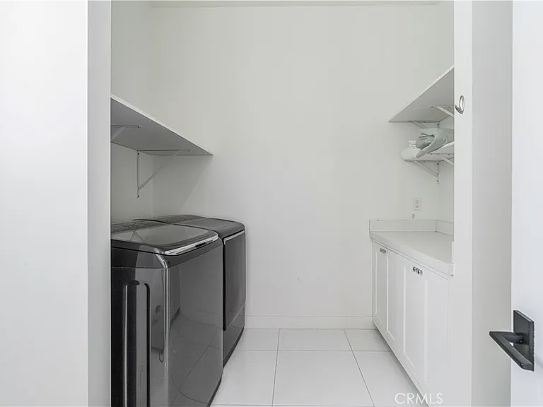 4435 Camellia — Photo 32