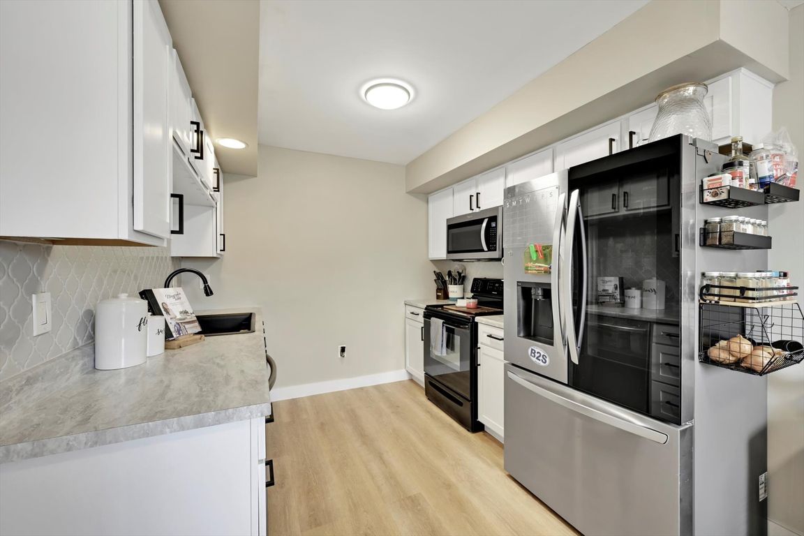 13-Kitchen