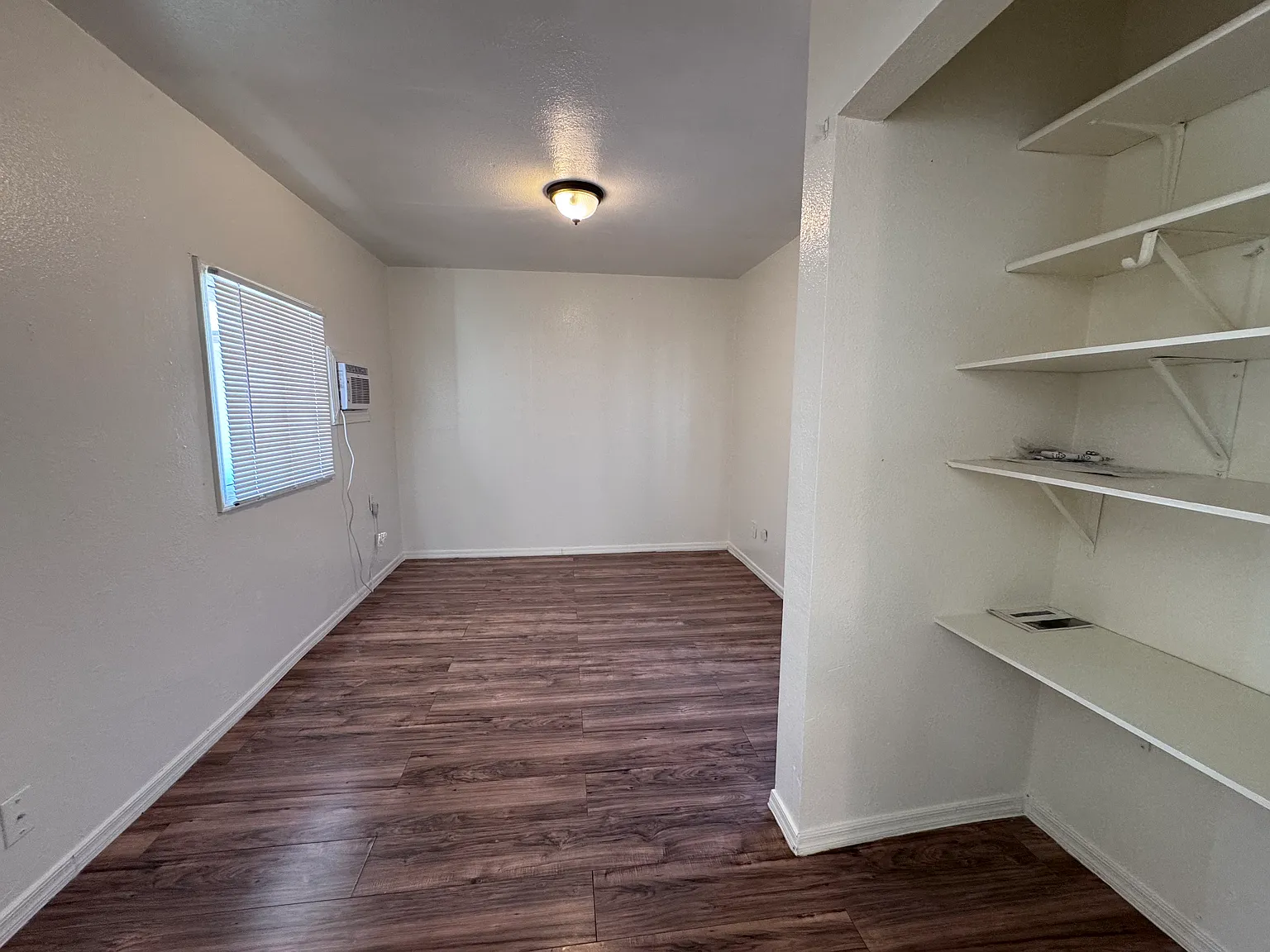1 bed, $899 — Photo 4