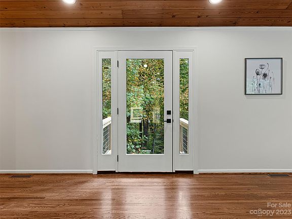 4th image of 348 Thunderbird Ln