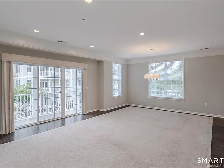822 Center Meadow Ln #822 — Photo 6