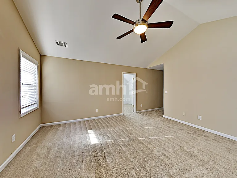 1852 Clear Springs Ln — Photo 15