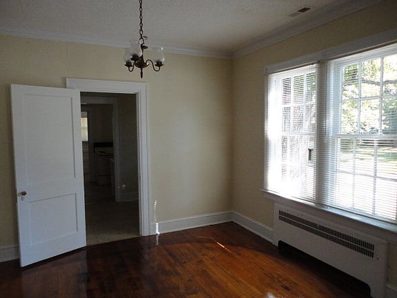 4th image of 1000 Sunset Ave