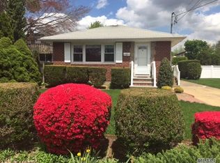 11 Sherman Ct, Bethpage, NY 11714