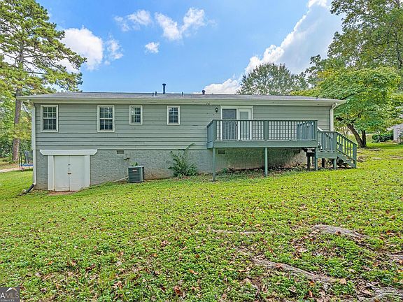 2nd image of 285 Amanda Ct
