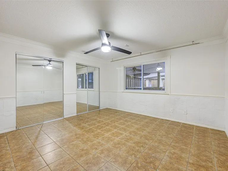 21450 Park Post Ln — Photo 35
