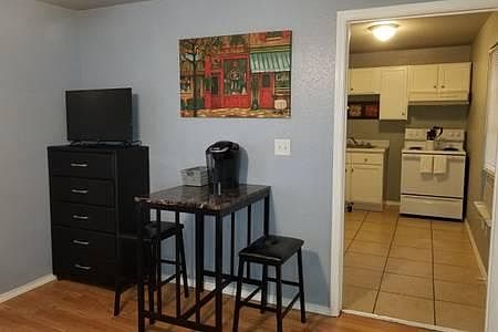 3rd image of 722 Marshall St #D