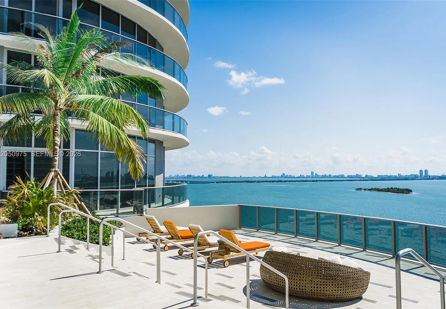 Aria On The Bay Condo — Photo 1