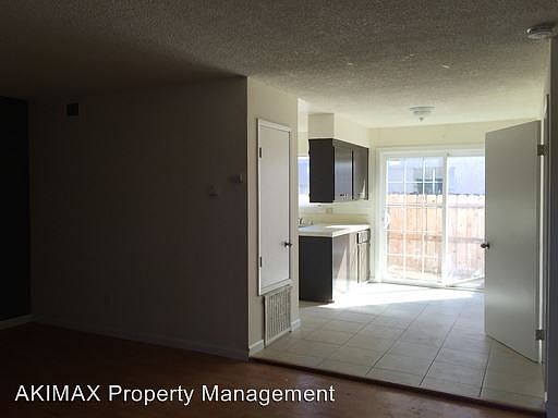 3rd image of 742 W Ponce De Leon Ave