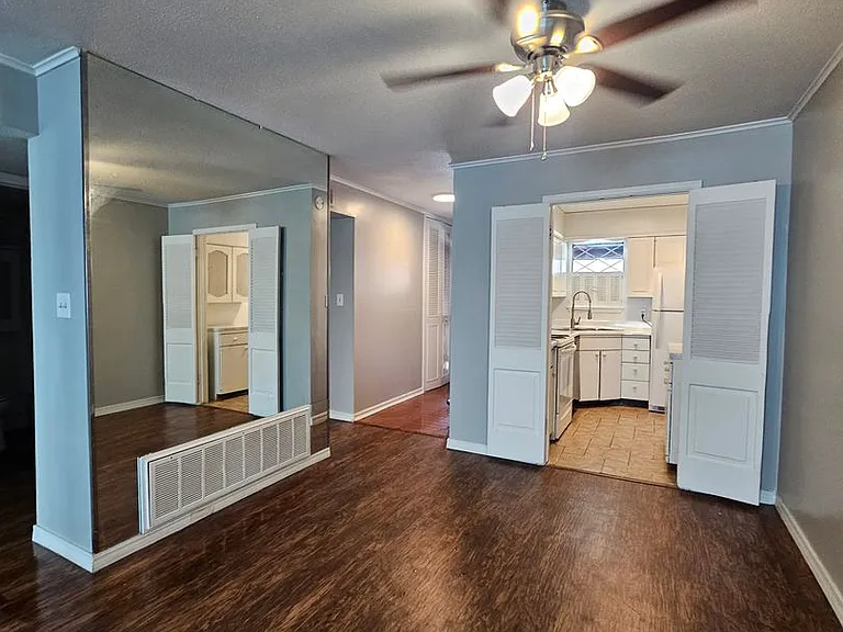 Woodward Park Apartments — Photo 33