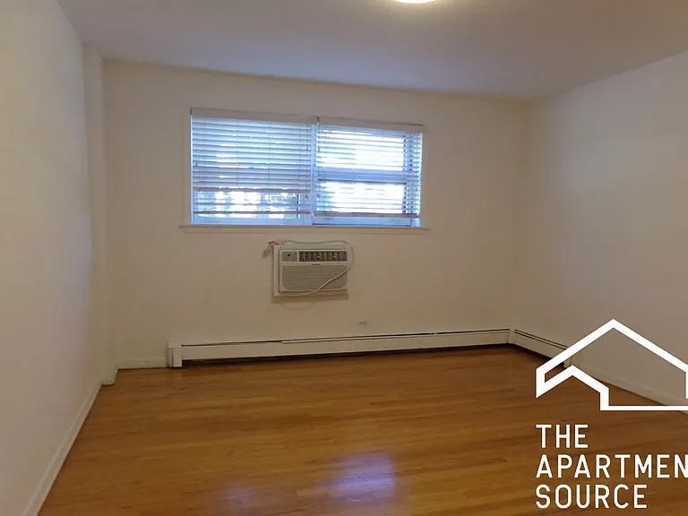 8644 Skokie Blvd #302 — Photo 2
