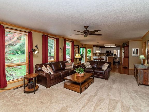 4th image of 12232 Oak Brook Dr