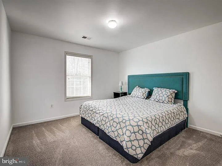 5 Regal Ct — Photo 17