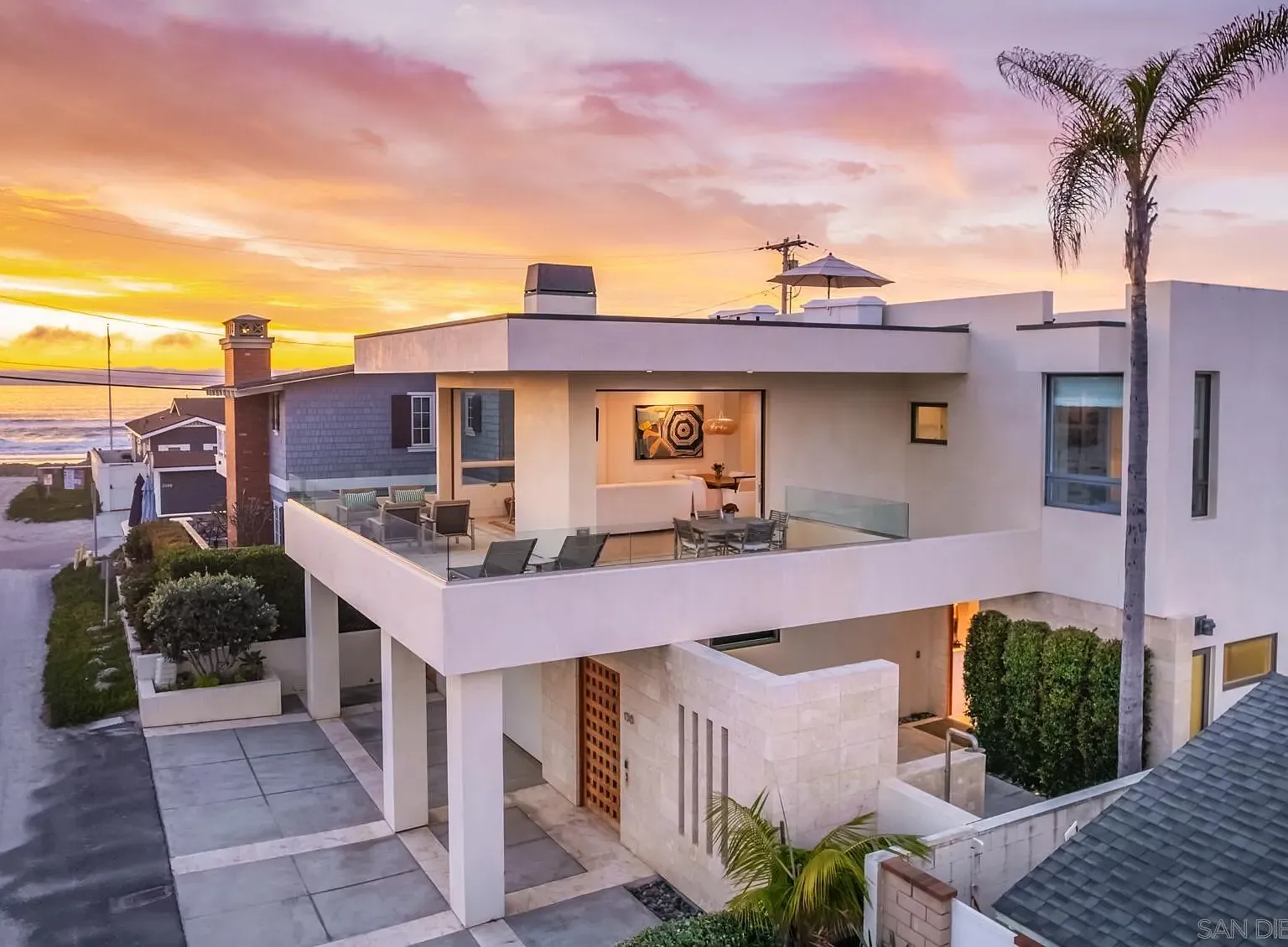 3 bed, 4.0 bath, 2367 sqft, $50,000 — Photo 3