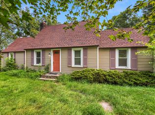 209 Overlook Rd, Poughkeepsie, NY 12603