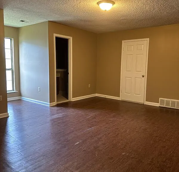 4407 Forest Valley Cv — Photo 9