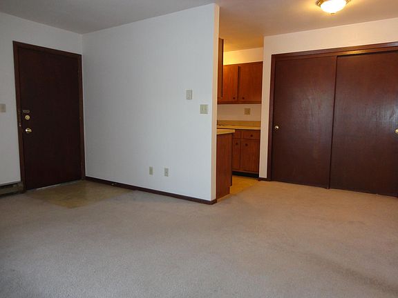 3rd image of 167 Flintridge Dr