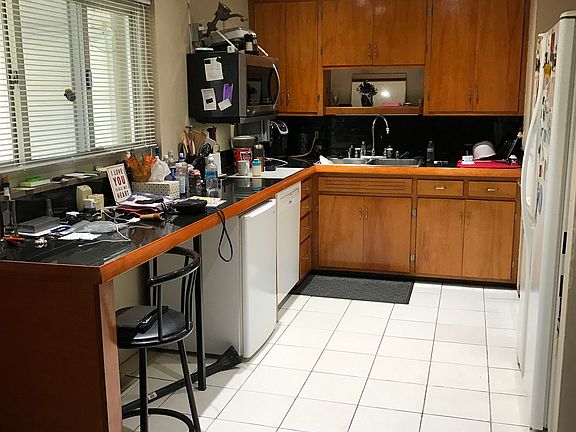 12"Granite Counter,TileFloor