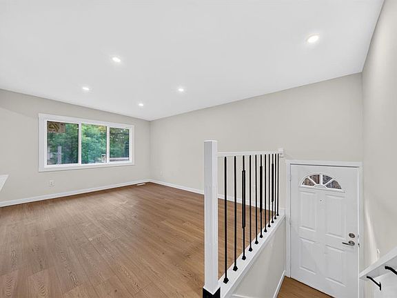 5th image of 3621 S 28a Ave SE