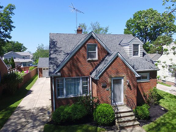 2nd image of 28619 Gilchrist Dr