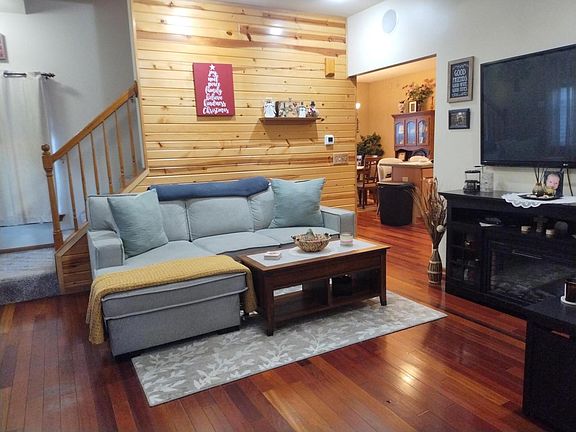 2nd image of 2024 Grove AVENUE