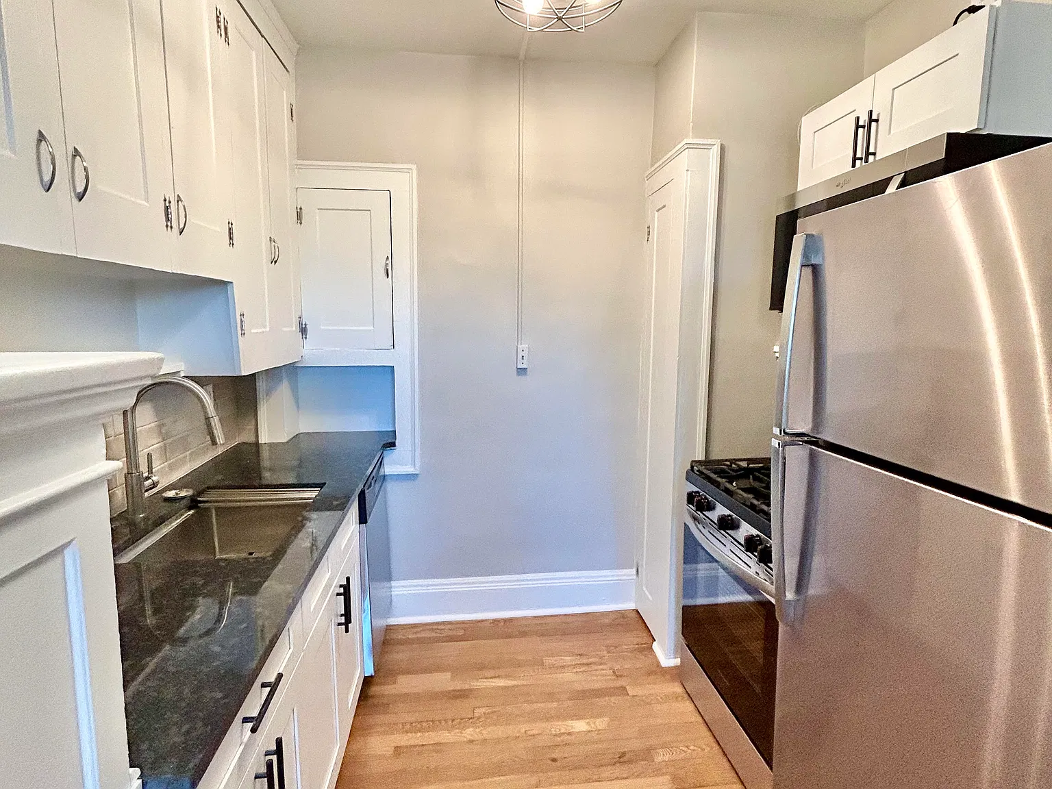 3 bed, 1350 sqft, $1,700 — Photo 2
