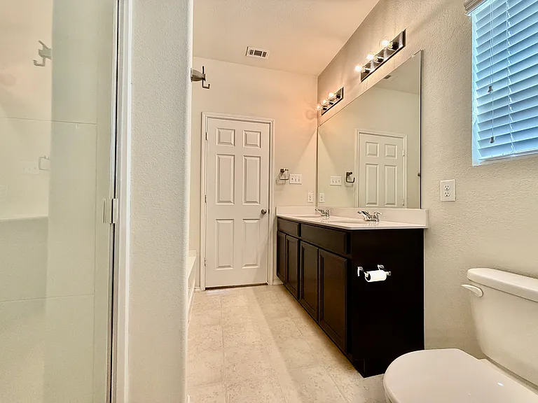 3105 Montserrat Creek Dr — Photo 15