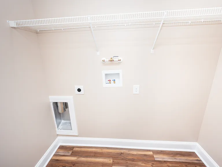 130 Macdonald Blvd — Photo 17