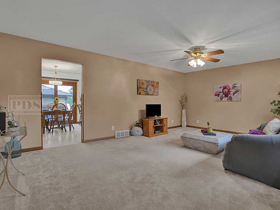 2nd image of 10323 Cindy Jo Ave