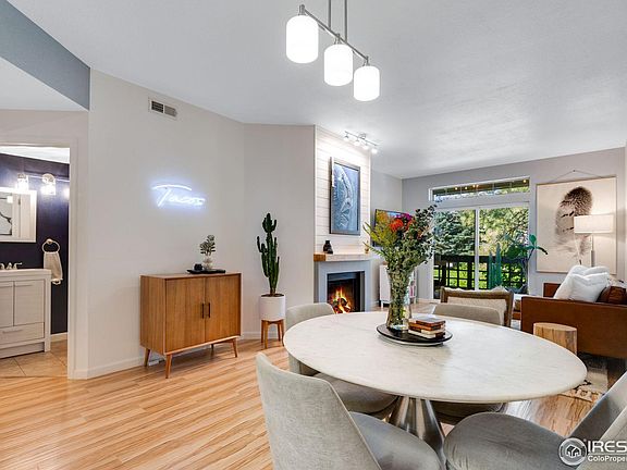 5th image of 7462 Singing Hills Dr